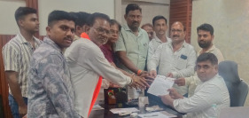 शेतकऱ्याचे थकितधानाचे चुकारे त्वरीत द्या