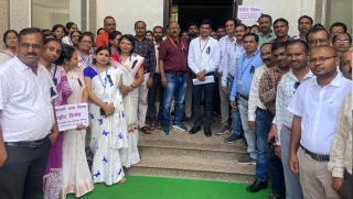 पंचायत समिती अधिकारी व कर्मचाऱ्यांचे काम बंद आंदोलन