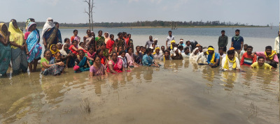 बावनथडी प्रकल्पग्रस्तांचे प्रकल्पातच जलसमाधी आंदोलन